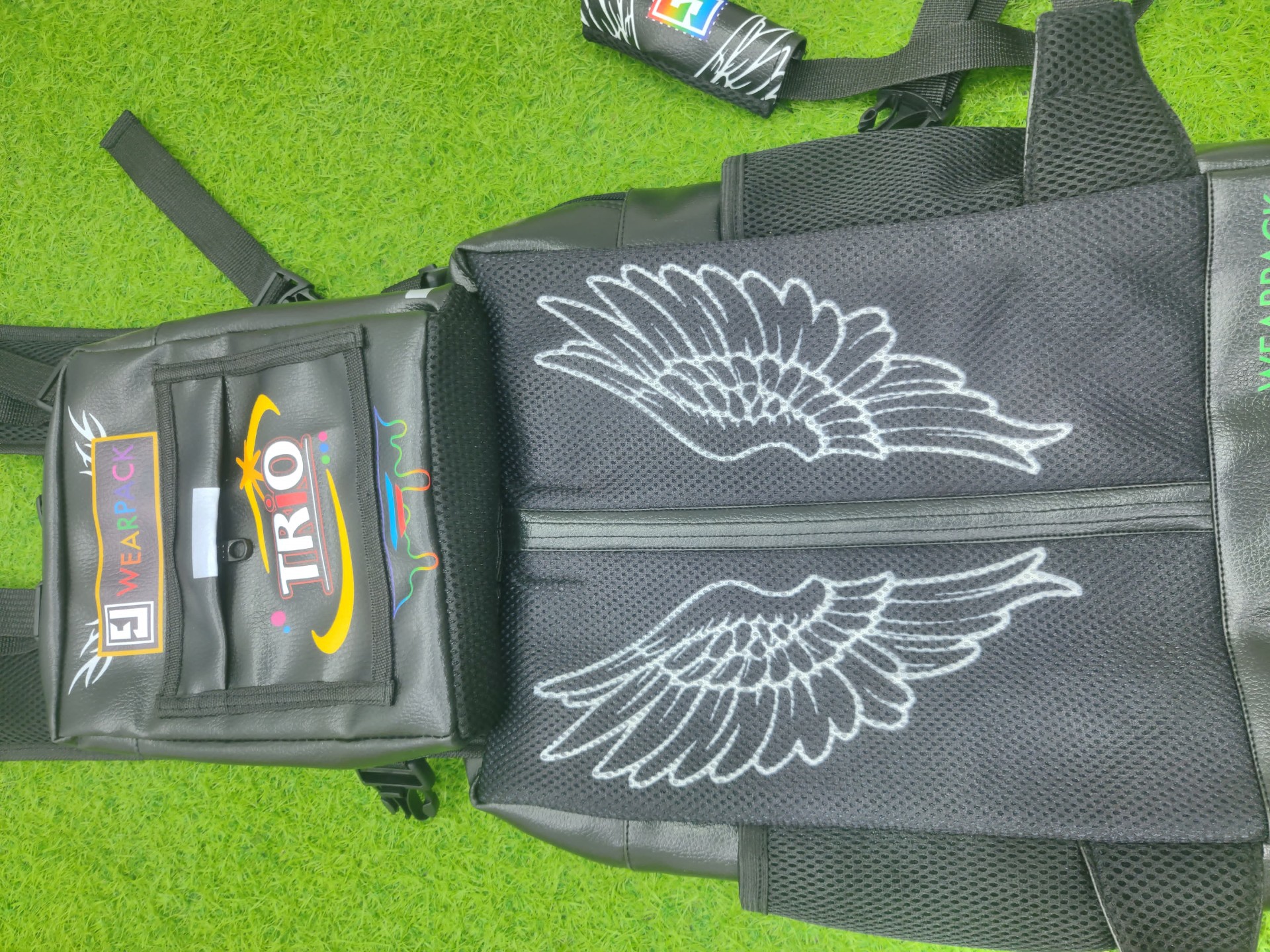 TRIO · Winged Harness